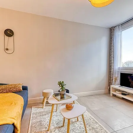 Ambiance Cosy: 4 Personnes-wifi Fibre-tout Equipe