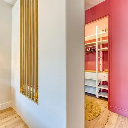 Apartment Ambiance Cosy: 4 Personnes-wifi Fibre-tout Equipe
