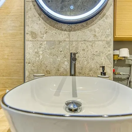 Ambiance Cosy: 4 Personnes-wifi Fibre-tout Equipe Apartment *