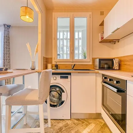 Apartment Ambiance Cosy: 4 Personnes-wifi Fibre-tout Equipe *