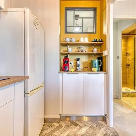 Apartment Ambiance Cosy: 4 Personnes-wifi Fibre-tout Equipe